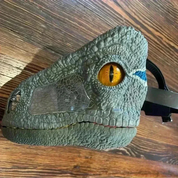 Jurassic World Velociraptor Blue Chomp N Roar Fallen Kingdom Adjustable Mask - Picture 3 of 6